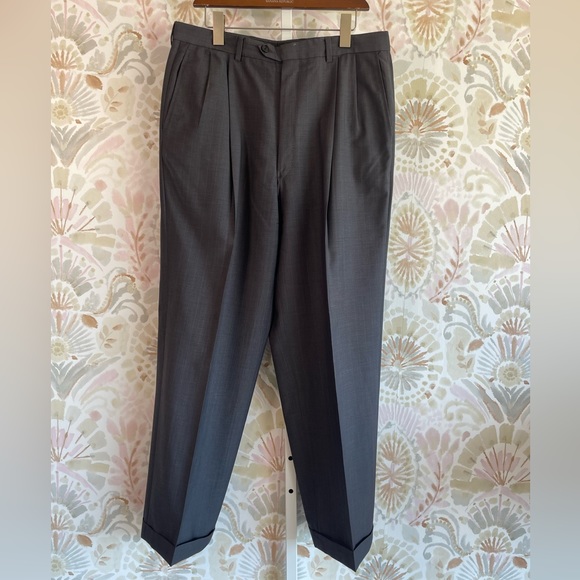 Valentino Grey Pinstripe 2PC Suit - Size 43L - Picture 10 of 14